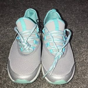 Sketchers running shoes